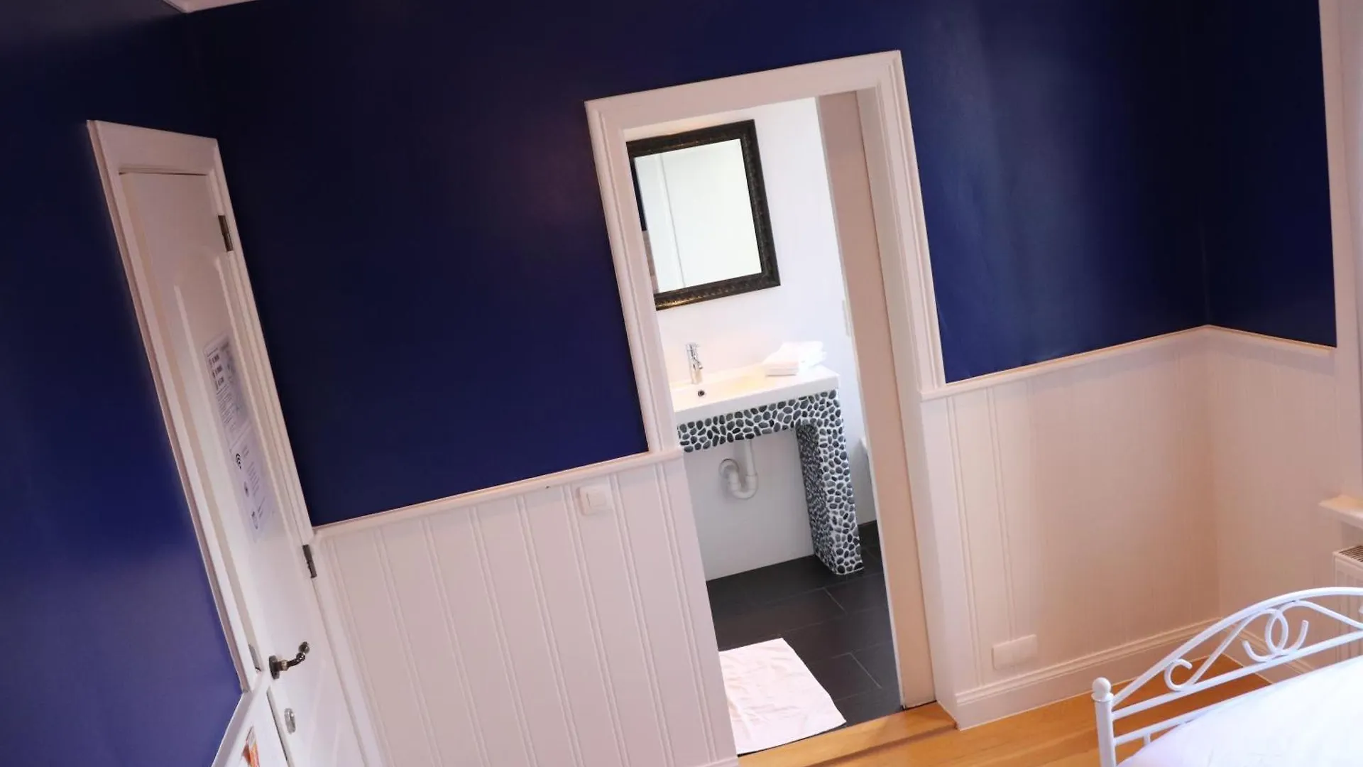 Hostel Lybeer Private Rooms Just For Two! بروج
